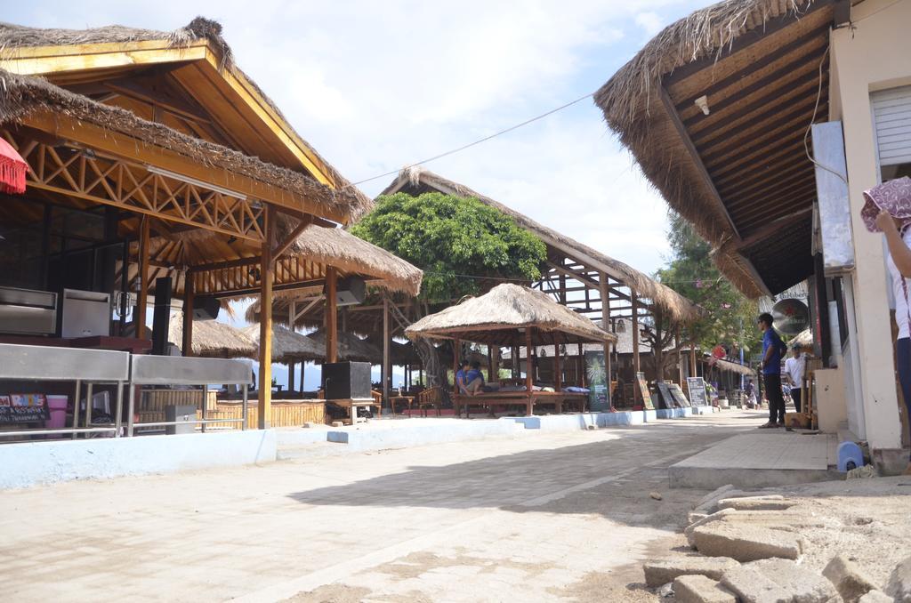 Gili Sands Hotel & Bar Гили Траванган Экстерьер фото