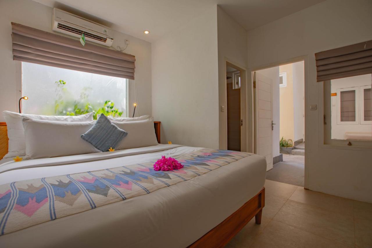 Gili Sands Hotel & Bar Гили Траванган Экстерьер фото