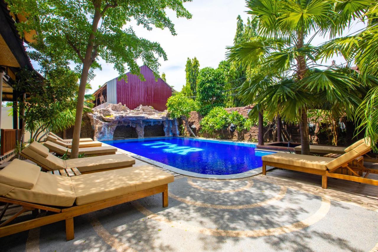 Gili Sands Hotel & Bar Гили Траванган Экстерьер фото