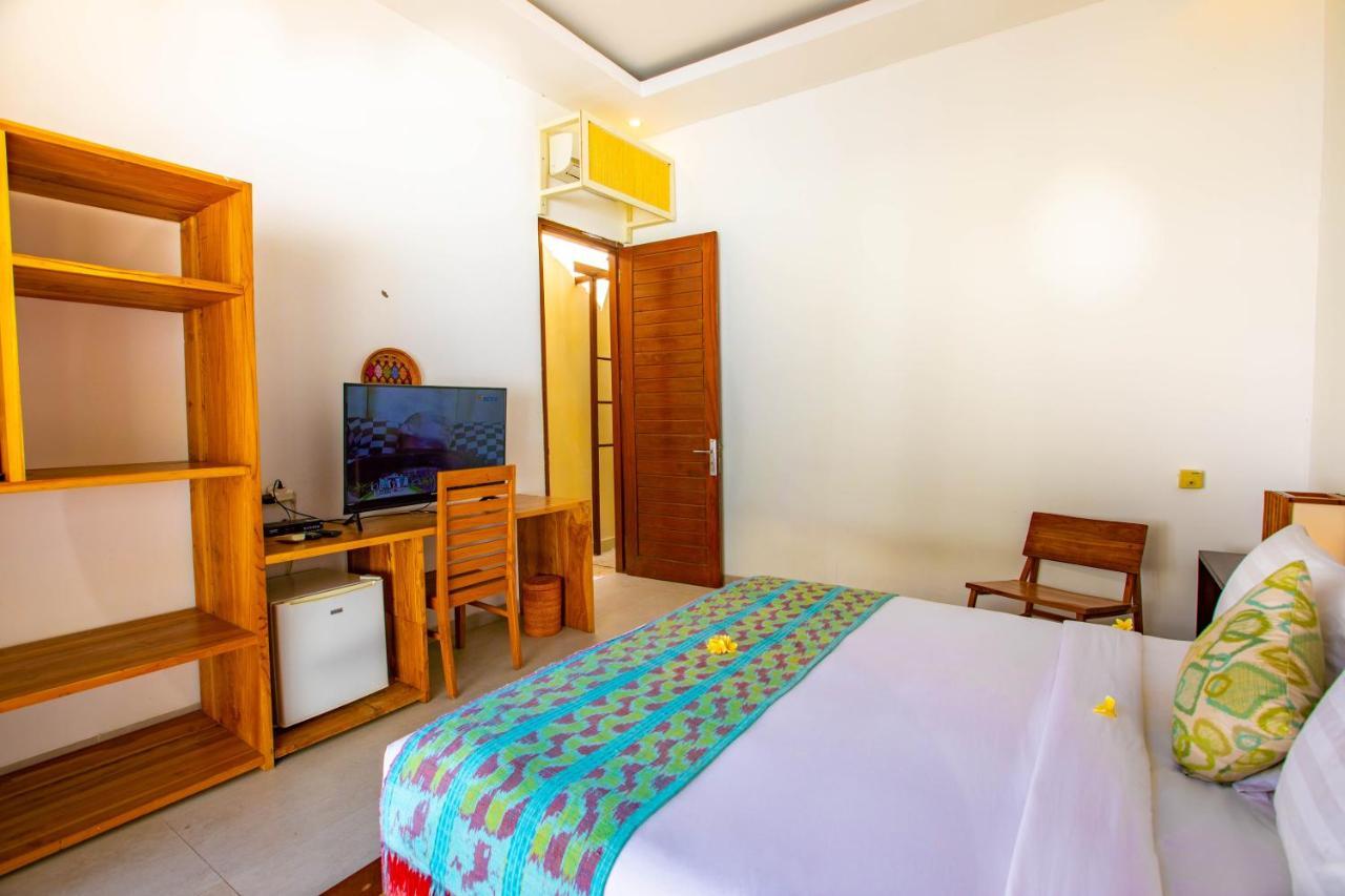 Gili Sands Hotel & Bar Гили Траванган Экстерьер фото