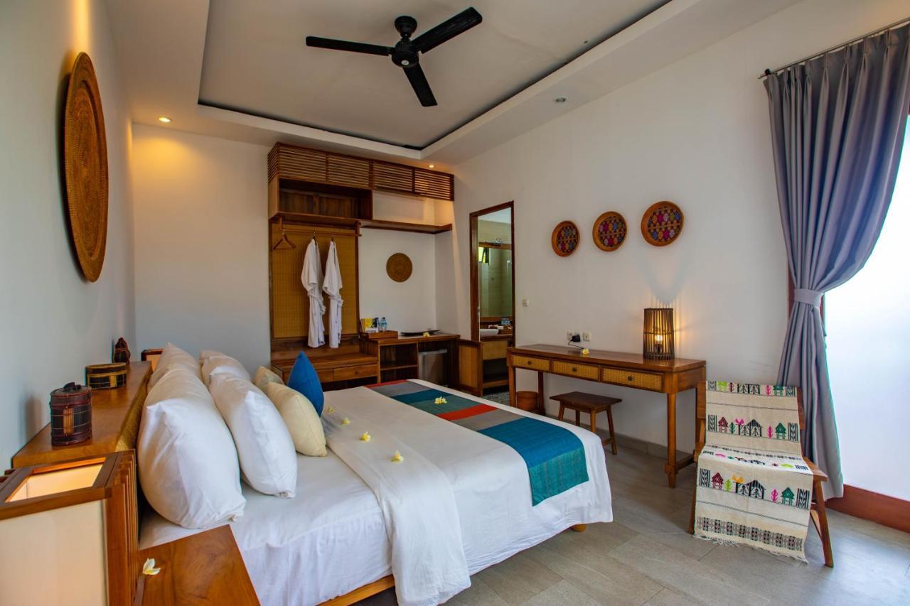Gili Sands Hotel & Bar Гили Траванган Экстерьер фото