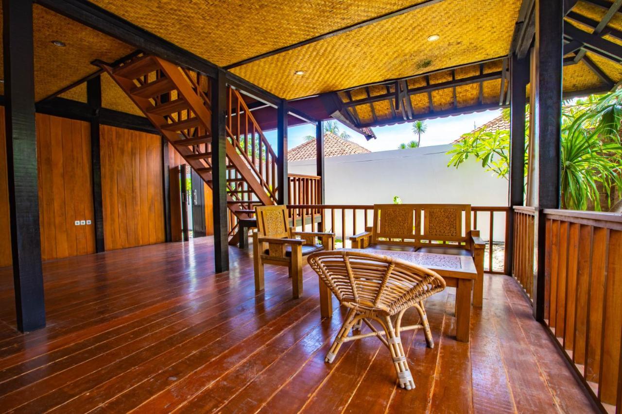 Gili Sands Hotel & Bar Гили Траванган Экстерьер фото