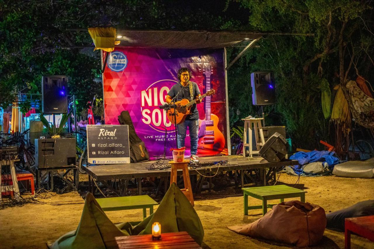 Gili Sands Hotel & Bar Гили Траванган Экстерьер фото